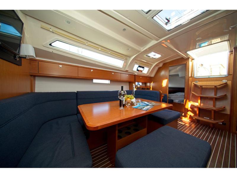 Book yachts online - sailboat - Bavaria Cruiser 41 - MH 66 - rent