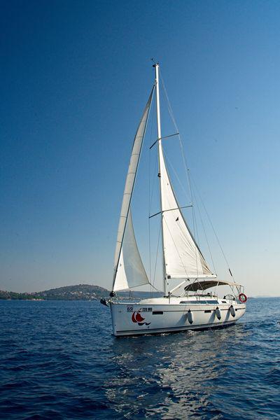 Book yachts online - sailboat - Bavaria Cruiser 41 - MH 66 - rent