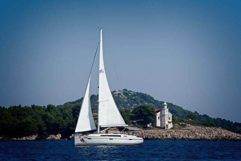 Book yachts online - sailboat - Bavaria Cruiser 41 - MH 74 - rent