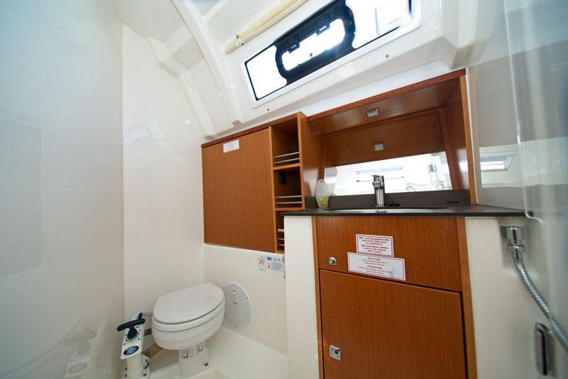 Book yachts online - sailboat - Bavaria Cruiser 41 - MH 68 - rent