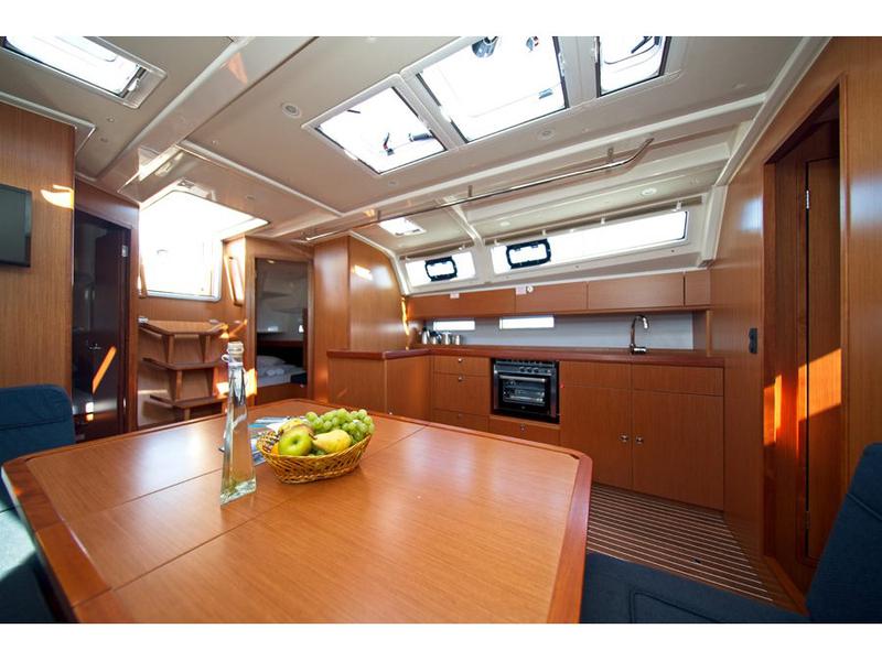 Book yachts online - sailboat - Bavaria 46 CN - MH 84 - rent