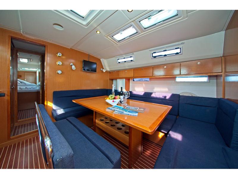 Book yachts online - sailboat - Bavaria 50 C - MH 28 - rent