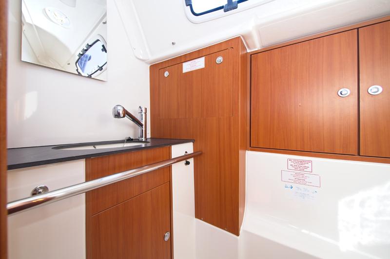 Book yachts online - sailboat - Bavaria 35 C - MH 25 - rent