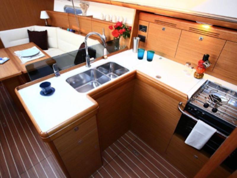 Book yachts online - sailboat - Sun Odyssey 39 DS - Afroditi - rent