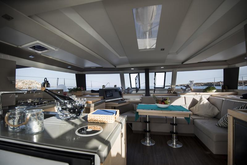 Book yachts online - catamaran - Fountaine Pajot Saona 47 - Saona (Ac in all cabins+Wm+Gen+Bbq) - rent