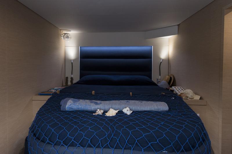 Book yachts online - catamaran - Fountaine Pajot Saona 47 - Saona (Ac in all cabins+Wm+Gen+Bbq) - rent