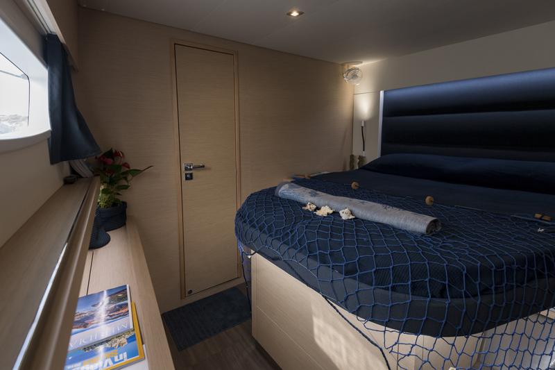 Book yachts online - catamaran - Fountaine Pajot Saona 47 - Saona (Ac in all cabins+Wm+Gen+Bbq) - rent