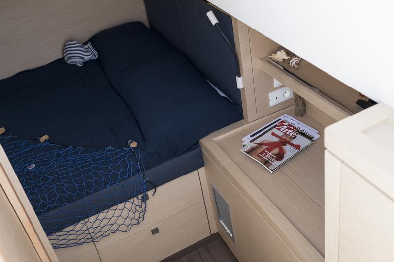 Book yachts online - catamaran - Fountaine Pajot Saona 47 - Saona (Ac in all cabins+Wm+Gen+Bbq) - rent