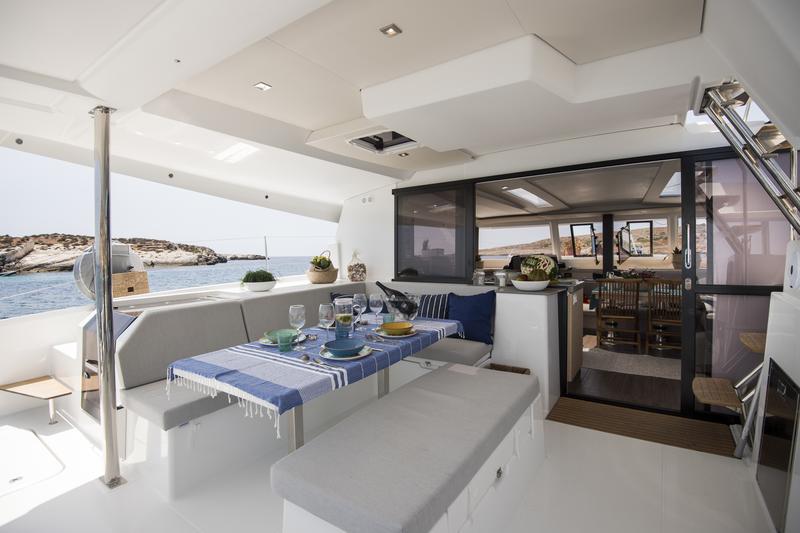 Book yachts online - catamaran - Fountaine Pajot Saona 47 - Saona (Ac in all cabins+Wm+Gen+Bbq) - rent