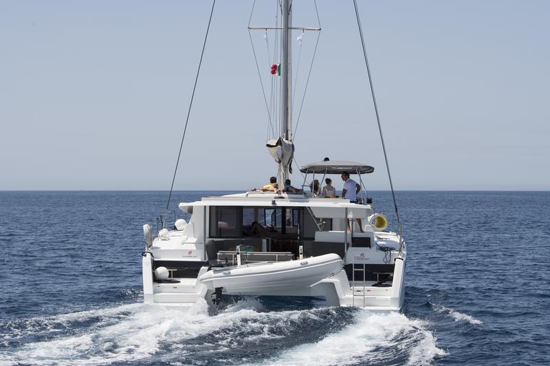Book yachts online - catamaran - Fountaine Pajot Saona 47 - Saona (Ac in all cabins+Wm+Gen+Bbq) - rent
