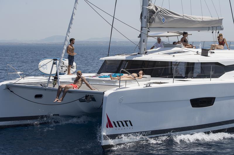 Book yachts online - catamaran - Fountaine Pajot Saona 47 - Saona (Ac in all cabins+Wm+Gen+Bbq) - rent