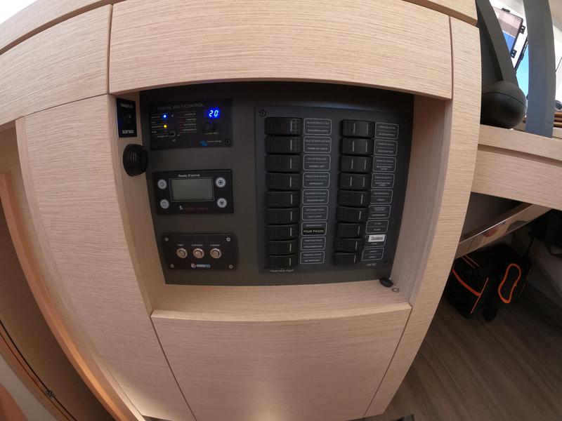 Book yachts online - catamaran - Fountaine Pajot Saona 47 - Saona (Ac in all cabins+Wm+Gen+Bbq) - rent