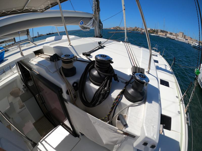 Book yachts online - catamaran - Fountaine Pajot Saona 47 - Saona (Ac in all cabins+Wm+Gen+Bbq) - rent