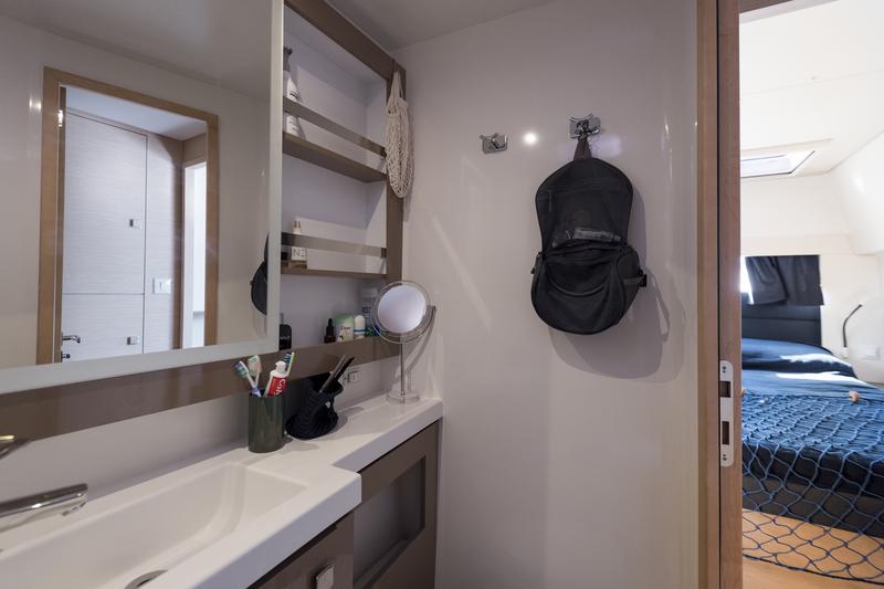 Book yachts online - catamaran - Fountaine Pajot Saona 47 - Saona (Ac in all cabins+Wm+Gen+Bbq) - rent