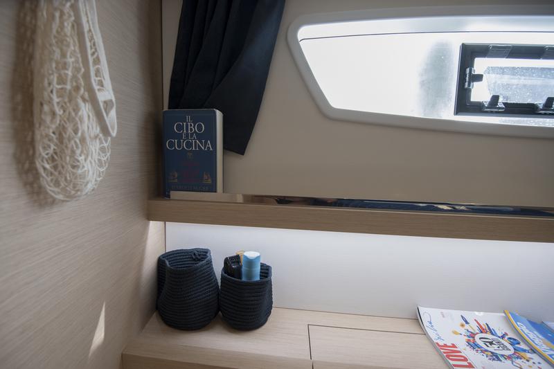 Book yachts online - catamaran - Fountaine Pajot Saona 47 - Saona (Ac in all cabins+Wm+Gen+Bbq) - rent