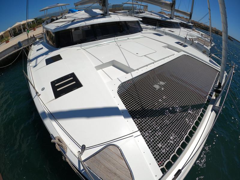 Book yachts online - catamaran - Fountaine Pajot Saona 47 - Saona (Ac in all cabins+Wm+Gen+Bbq) - rent