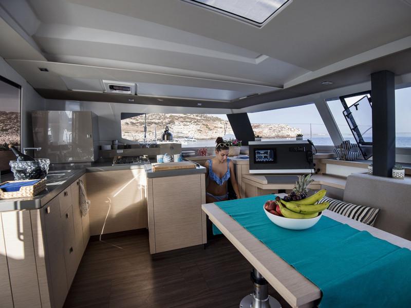 Book yachts online - catamaran - Fountaine Pajot Astréa 42 - Astrea (watermaker+generator) - rent