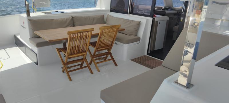 Book yachts online - catamaran - Fountaine Pajot Isla 40 - Isla (Wm+Solar Pan) - rent