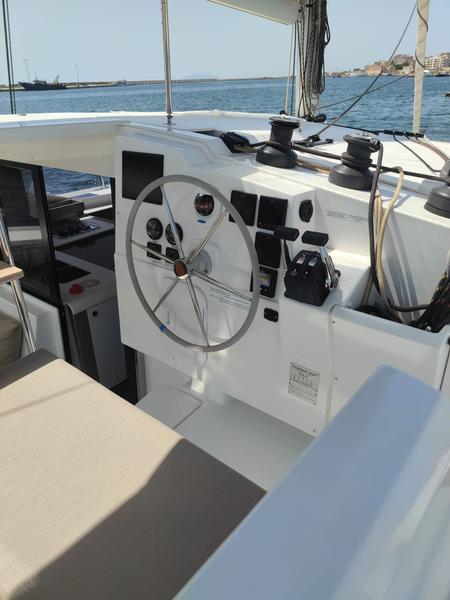 Book yachts online - catamaran - Fountaine Pajot Isla 40 - Isla (Wm+Solar Pan) - rent