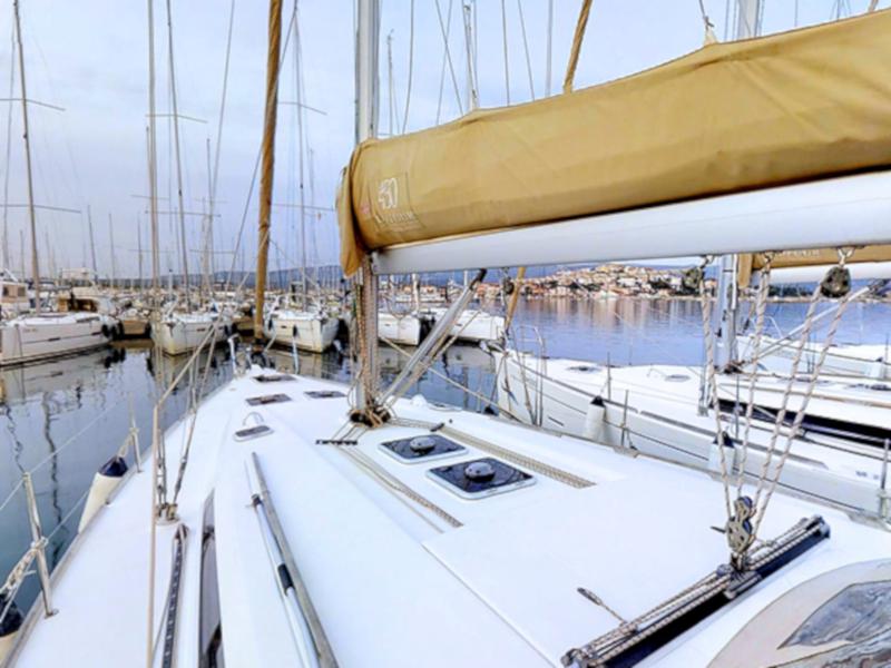 Book yachts online - sailboat - Dufour 450 Grand Large - COMODO - rent