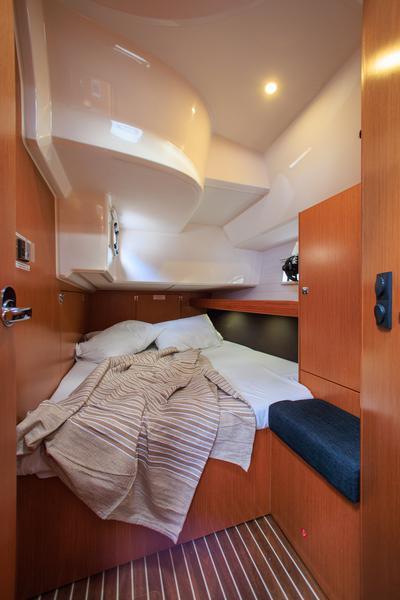 Book yachts online - sailboat - Bavaria 46 Cruiser - Kyveli - rent