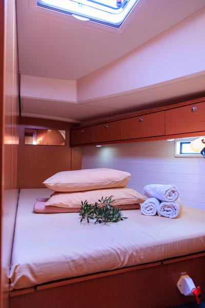 Book yachts online - sailboat - Bavaria 46 Cruiser - Kyveli - rent