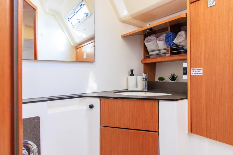 Book yachts online - sailboat - Bavaria 46 Cruiser - Kyveli - rent