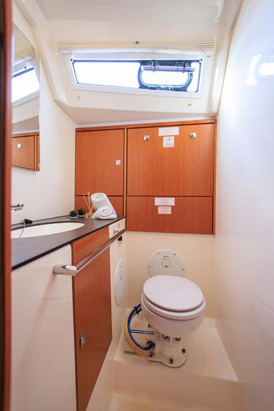 Book yachts online - sailboat - Bavaria 46 Cruiser - Kyveli - rent