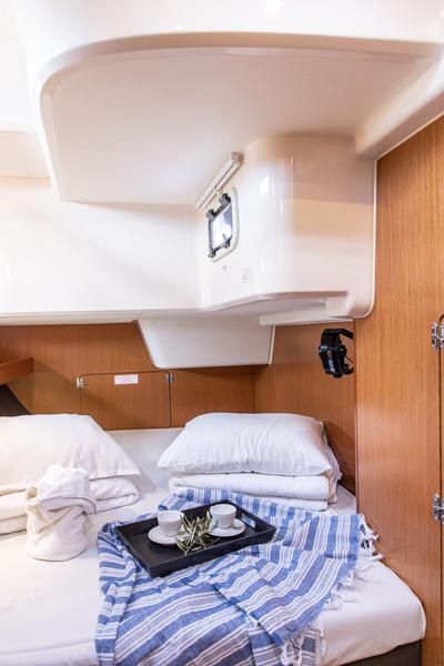 Book yachts online - sailboat - Bavaria 51 Cruiser - Philoctetes - rent