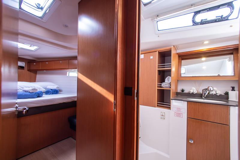 Book yachts online - sailboat - Bavaria 51 Cruiser - Philoctetes - rent