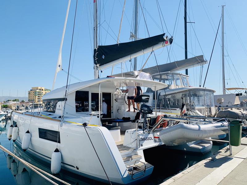 Book yachts online - catamaran - Lagoon 40 - Lea - rent