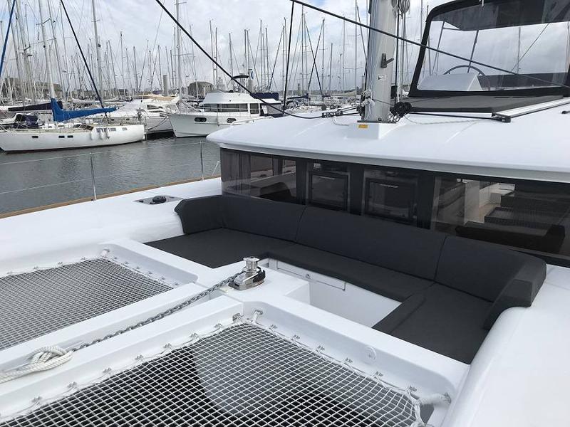 Book yachts online - catamaran - Lagoon 450S - Remire - rent