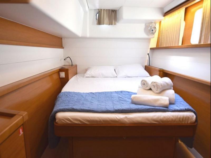 Book yachts online - catamaran - Lagoon 450  Flybridge - Omiros II - rent