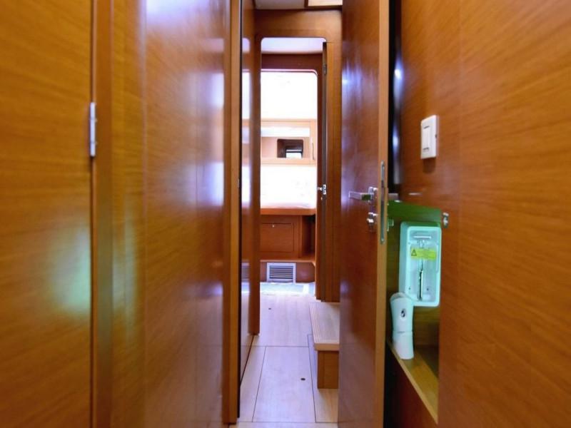 Book yachts online - catamaran - Lagoon 450  Flybridge - Omiros II - rent