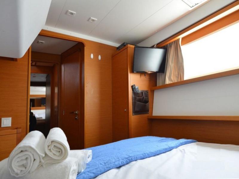 Book yachts online - catamaran - Lagoon 450  Flybridge - Omiros II - rent