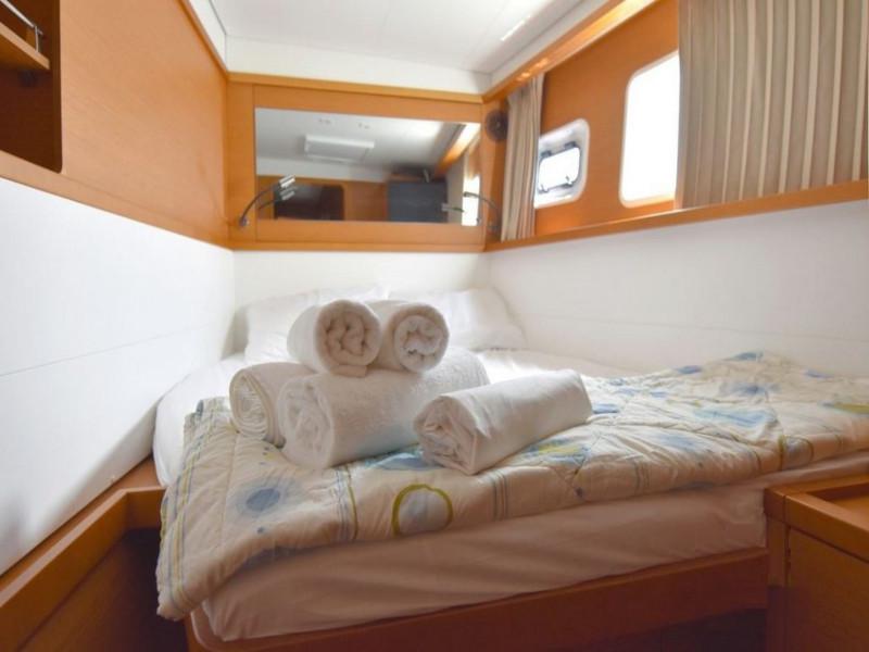 Book yachts online - catamaran - Lagoon 450  Flybridge - Omiros II - rent