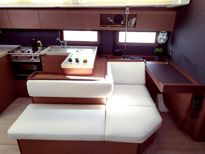 Book yachts online - sailboat - Oceanis 51.1 - Infinity - rent