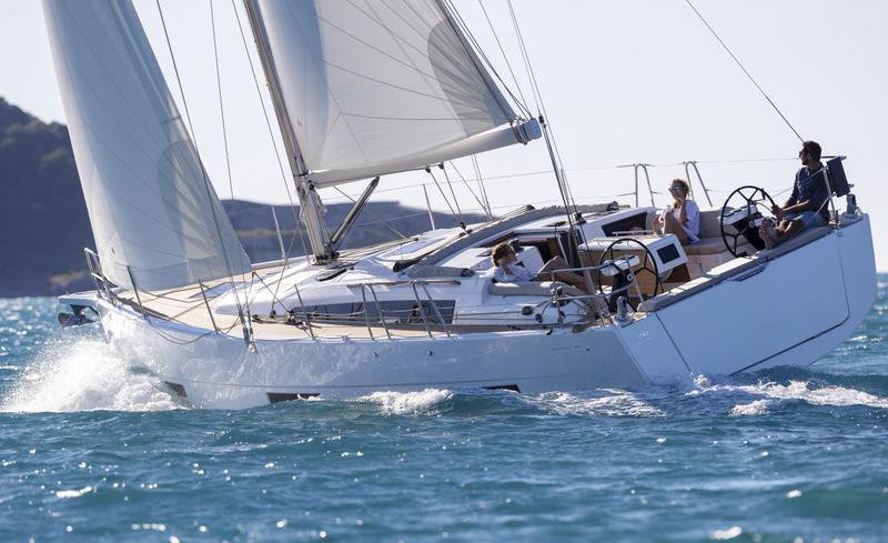 Book yachts online - sailboat - Dufour 390 - PARIS - rent