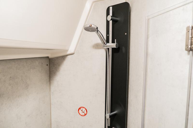 Book yachts online - sailboat - Bavaria C42 - ARUNA - rent