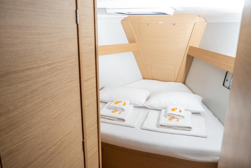 Book yachts online - sailboat - Dufour 412 Grand large - OYKUM - rent