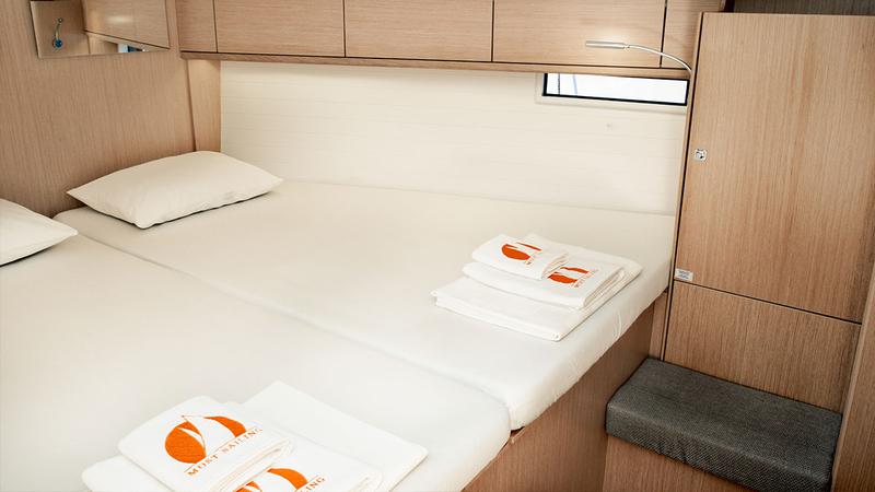 Book yachts online - sailboat - Bavaria Cruiser 46 - BARCELONA - rent