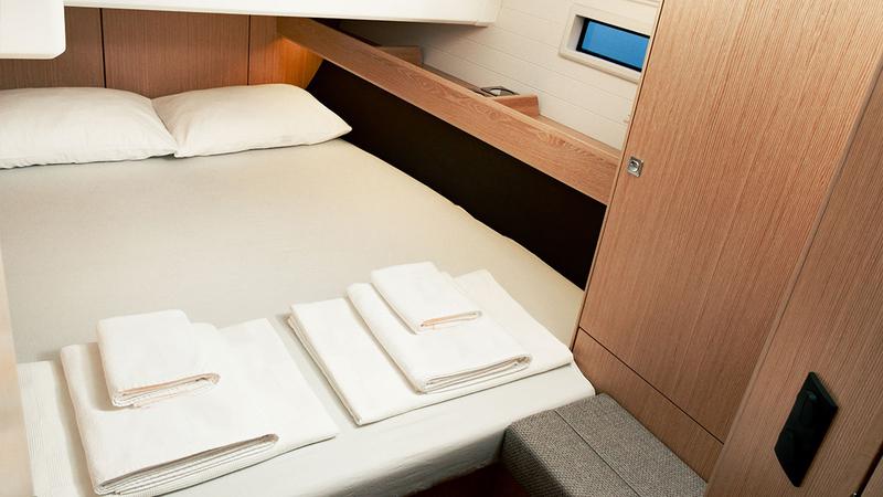 Book yachts online - sailboat - Bavaria Cruiser 46 - AMSTERDAM - rent