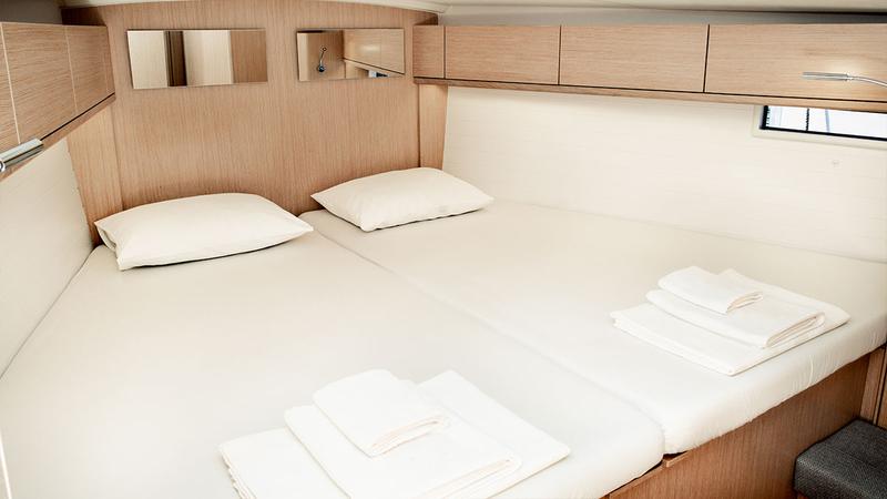 Book yachts online - sailboat - Bavaria Cruiser 46 - AMSTERDAM - rent