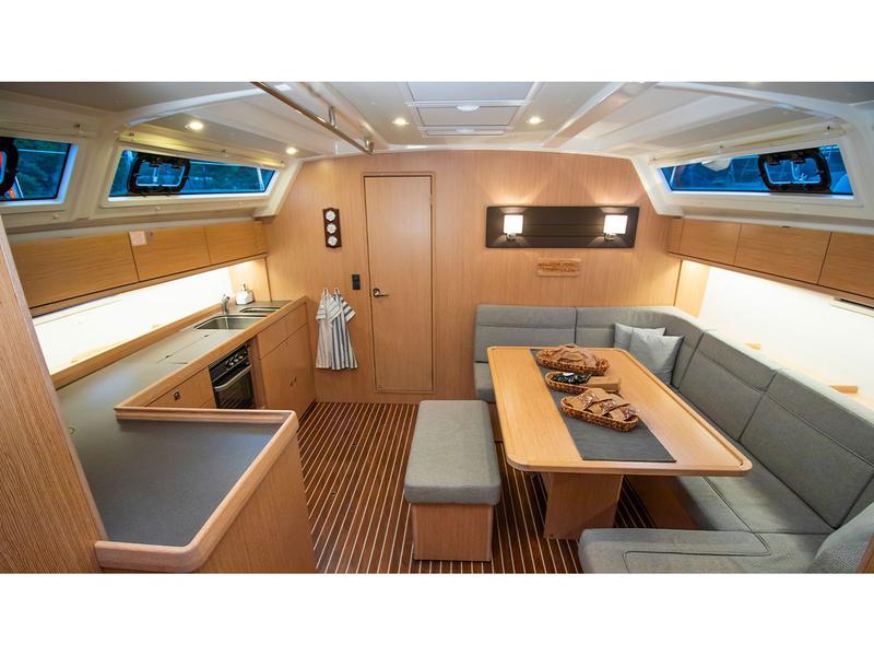 Book yachts online - sailboat - Bavaria Cruiser 46 - AMSTERDAM - rent