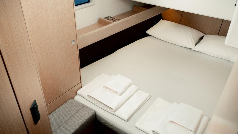 Book yachts online - sailboat - Bavaria Cruiser 46 - AMSTERDAM - rent