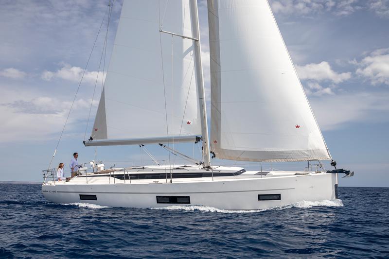 Book yachts online - sailboat - Bavaria C45 Style - SANTA CRUZ - rent