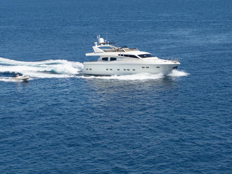 Book yachts online - motorboat - Posillipo Technema 70 - Amoraki - rent