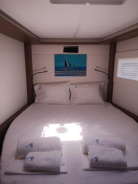 Book yachts online - catamaran - Lagoon 46 - AQUA VITAE (generator, air condition, watermaker, 2 SUP free of charge, underwater lights) *Skippered only* - rent