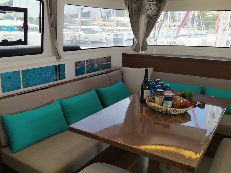 Book yachts online - catamaran - Lagoon 46 - AQUA VITAE (generator, air condition, watermaker, 2 SUP free of charge, underwater lights) *Skippered only* - rent