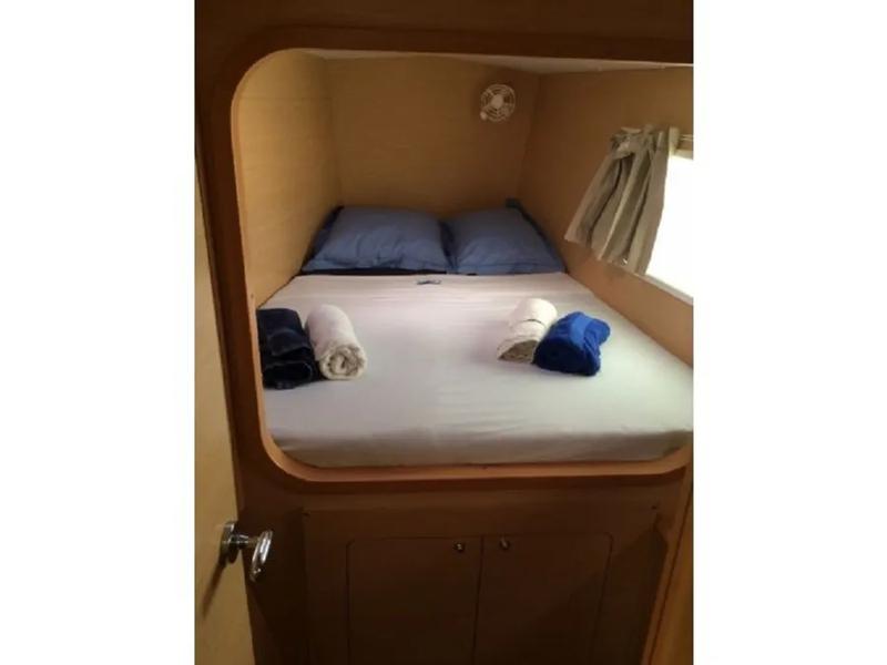 Book yachts online - catamaran - Lagoon 380 S2 - WHY KNOT (1 SUP free of charge) - rent